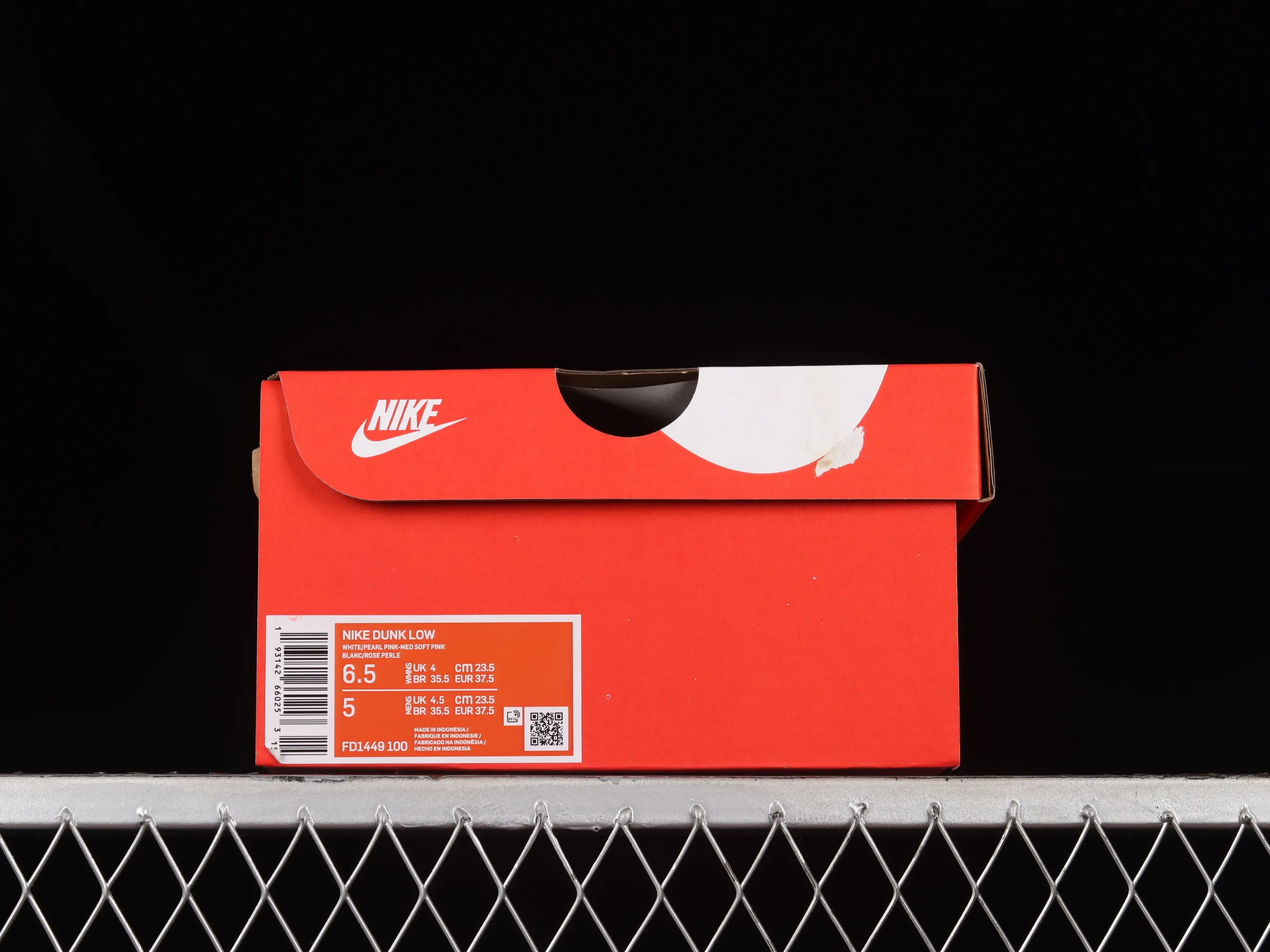 All Categories Nk SB Dunk Series Nk SB Dunk Low Low-top sneakers Cost-effective version Nk Dunk Low "Pink Paisley" Sakura pink SB low-top sports and leisure sneakers FD1449-100